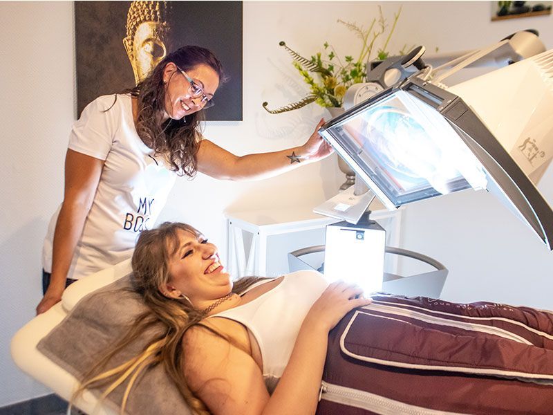 Lymphmassage mit Slimyonik im Solarium und Sonnenstudio Sonnenzeit in Dinslaken und Neuss