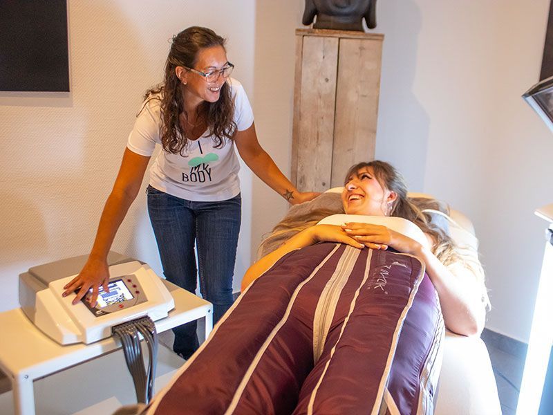 Lymphmassage mit Slimyonik im Solarium und Sonnenstudio Sonnenzeit in Dinslaken und Neuss